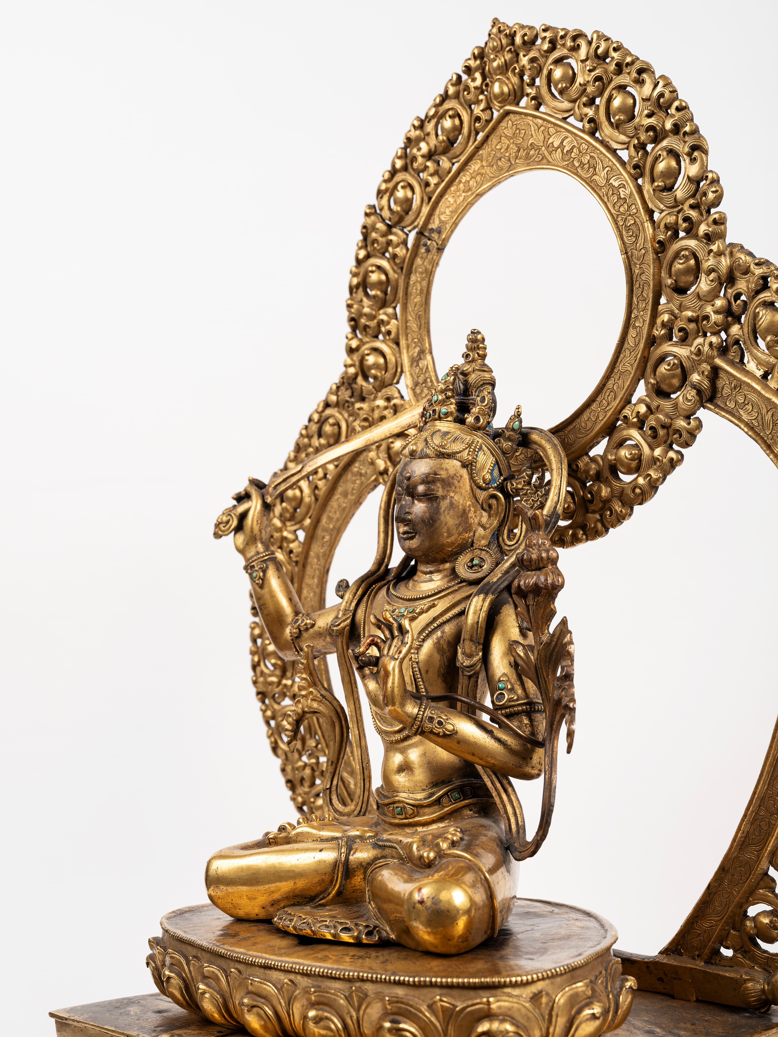 IMPORTANTE E GRANDE FIGURA IN BRONZO DORATO