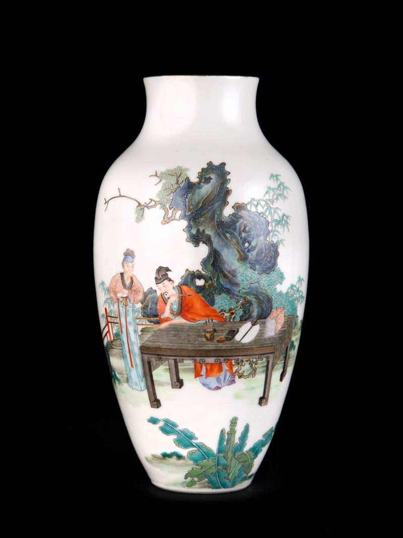 VASO IN PORCELLANA FAMIGLIA ROSA