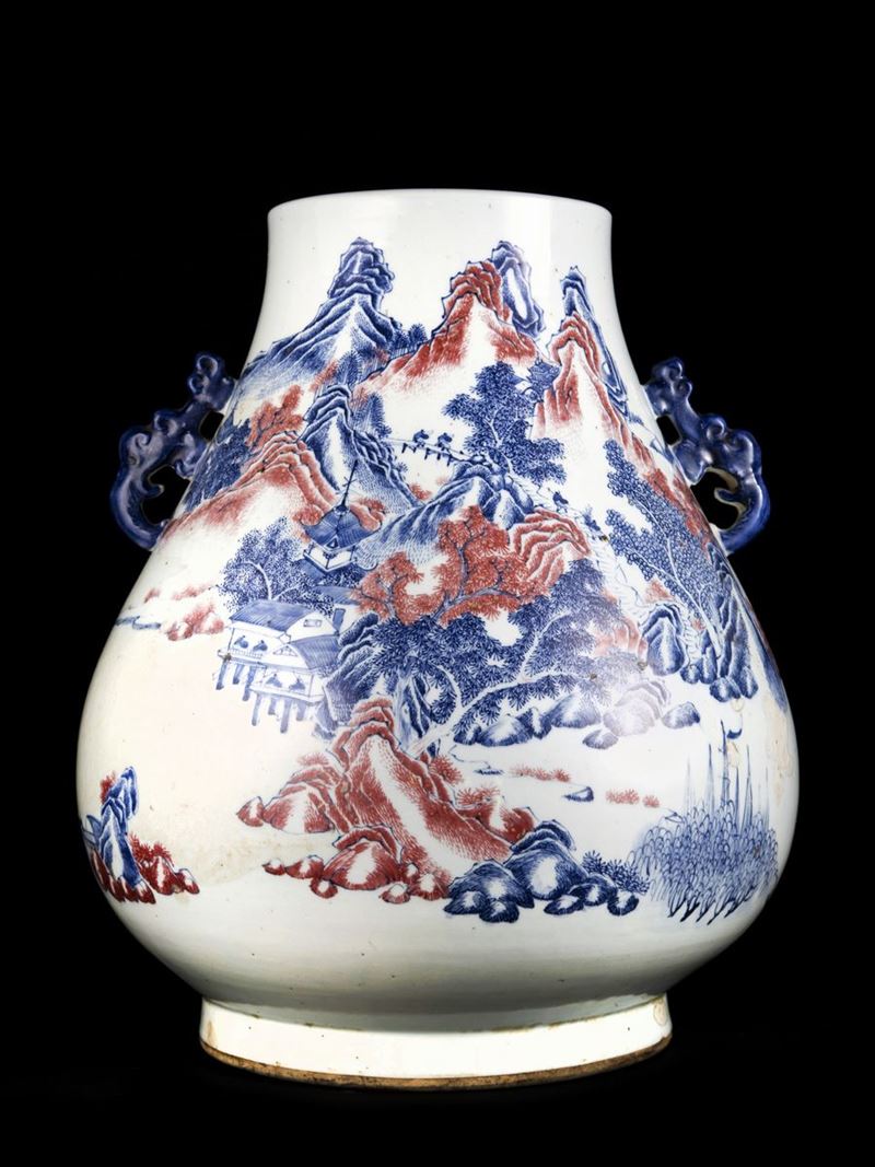 GRANDE VASO DI FORMA ‘HU’ IN PORCELLANA