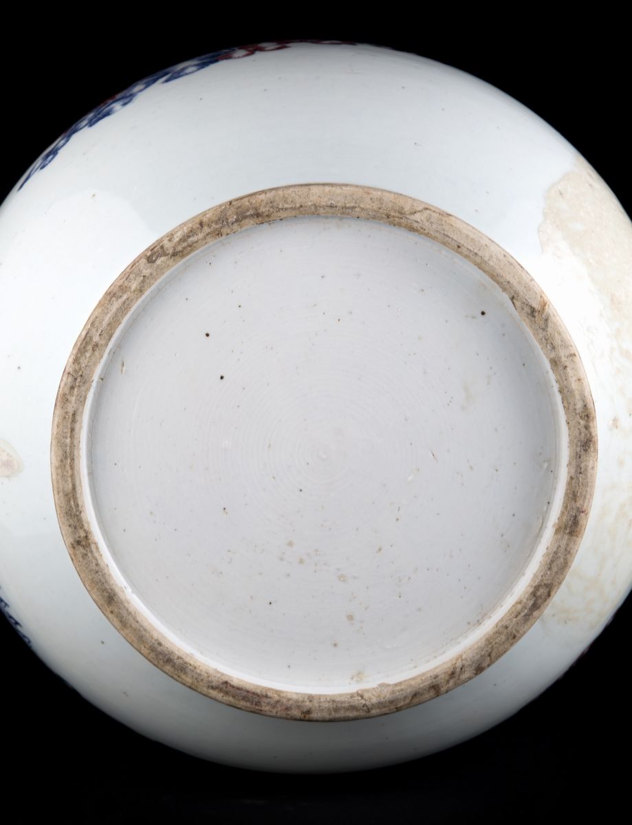 GRANDE VASO DI FORMA ‘HU’ IN PORCELLANA