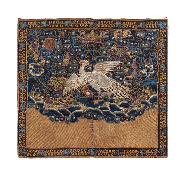 AN EMBROIDERY SILK RANK BADGE IN FRAME  (China, Qing dynasty (1644-1911))  - Auction Fine Asian Art, Including the Ullman Collection of Fine Buddhist Bronze Figures - Marcopolo srl - Marcopolo Asian Art Auction Milano