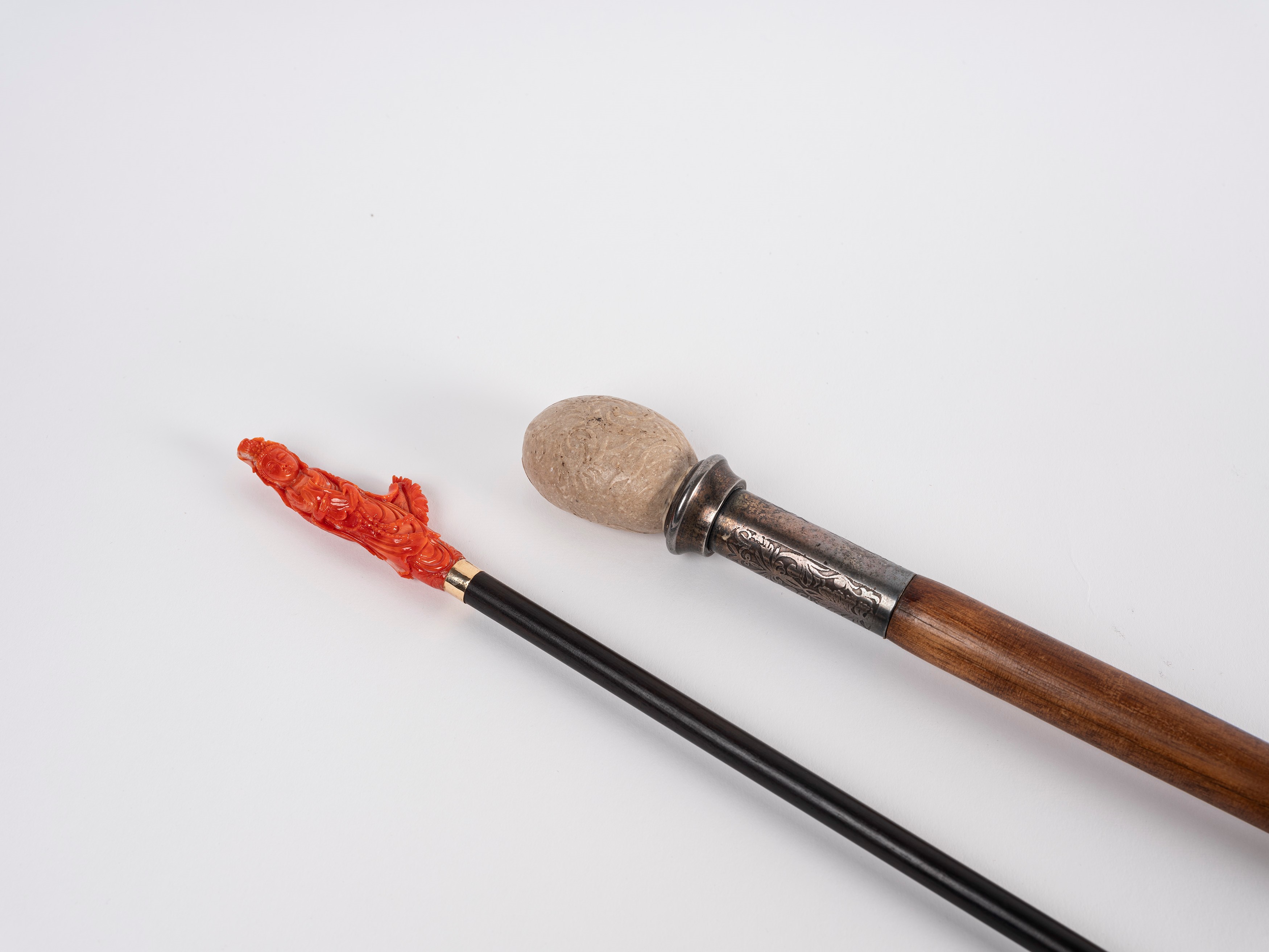 ☼DUE BASTONI DA PASSEGGIO