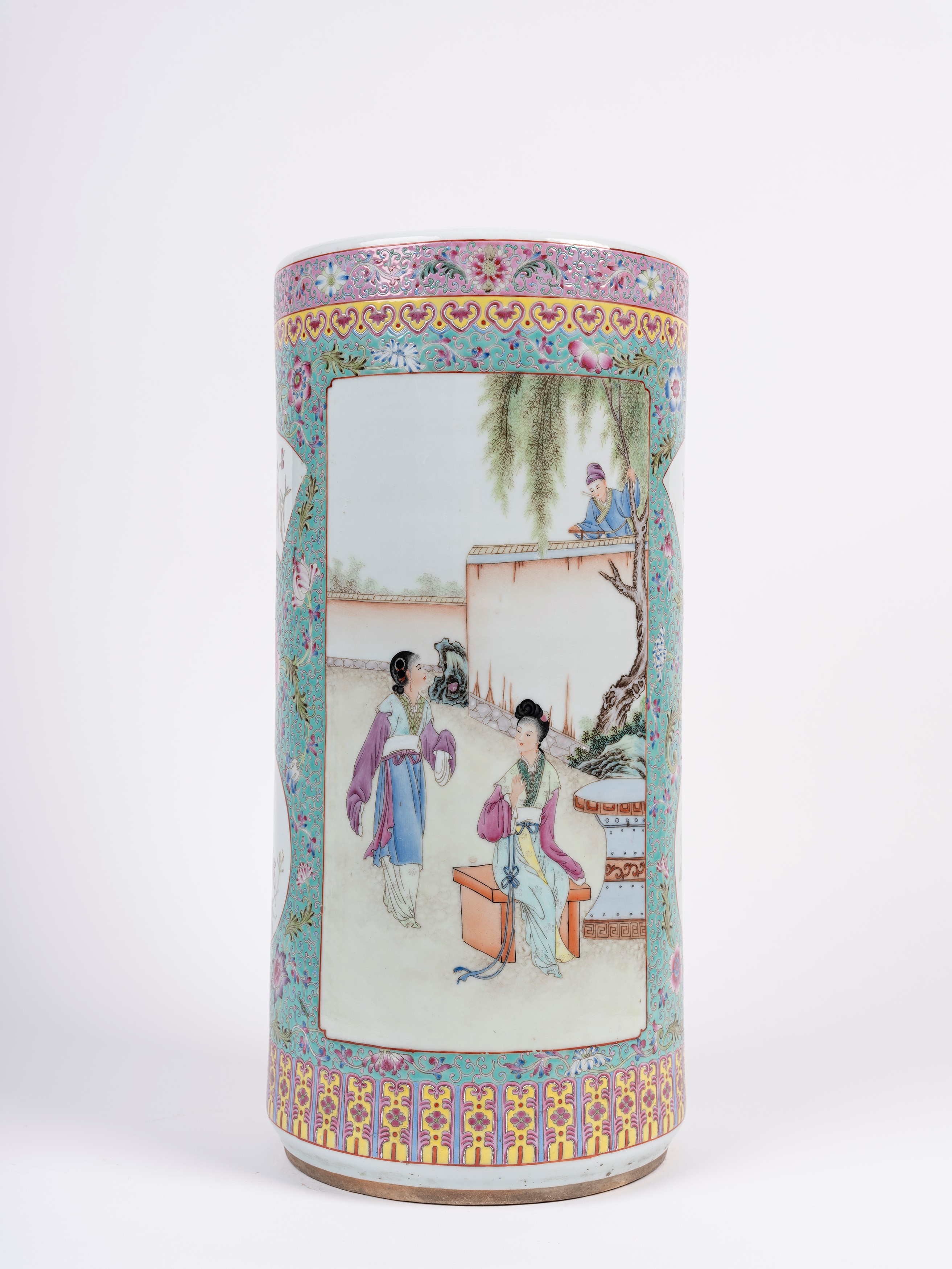 VASO IN PORCELLANA FAMIGLIA ROSA