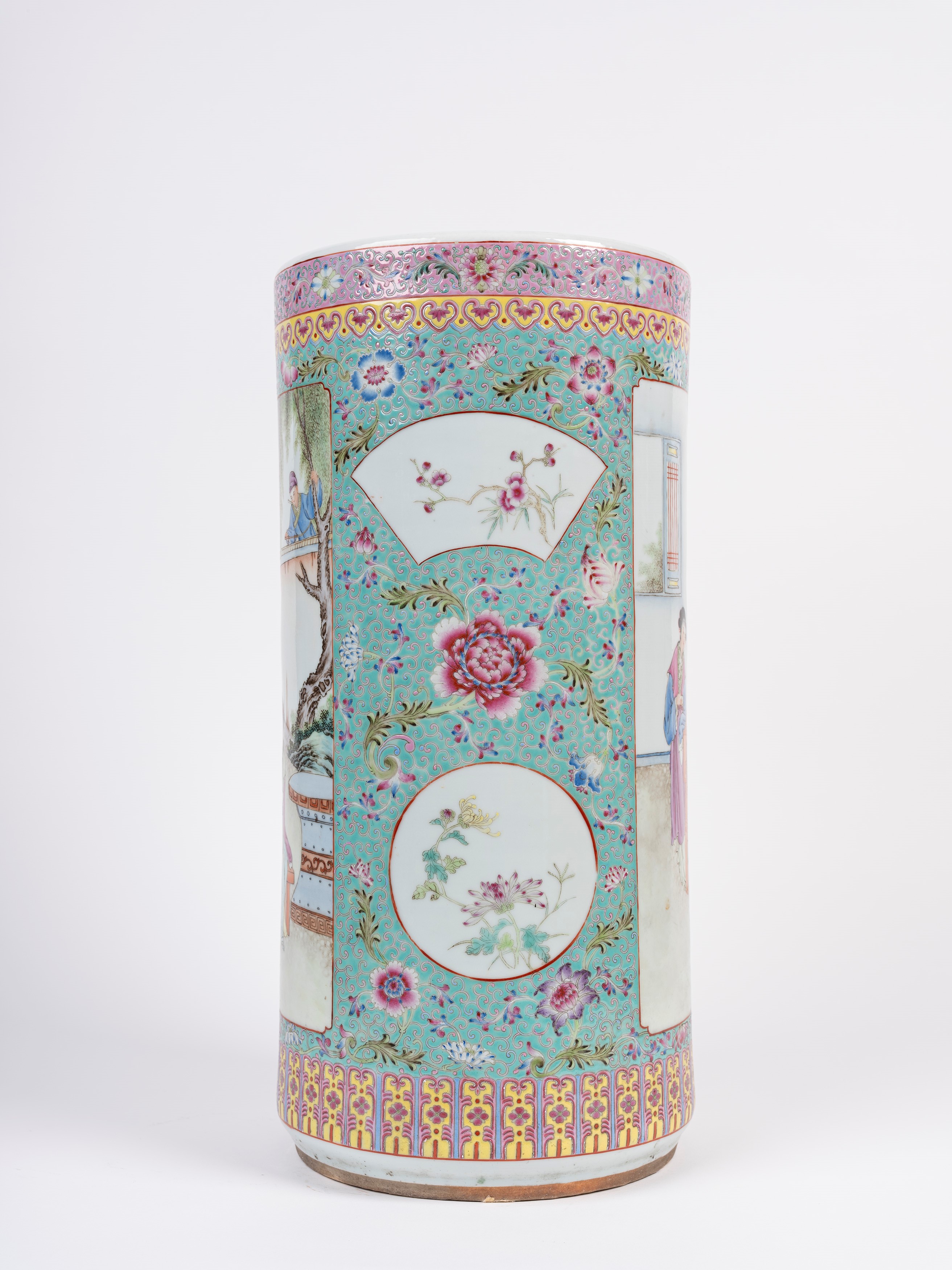 VASO IN PORCELLANA FAMIGLIA ROSA