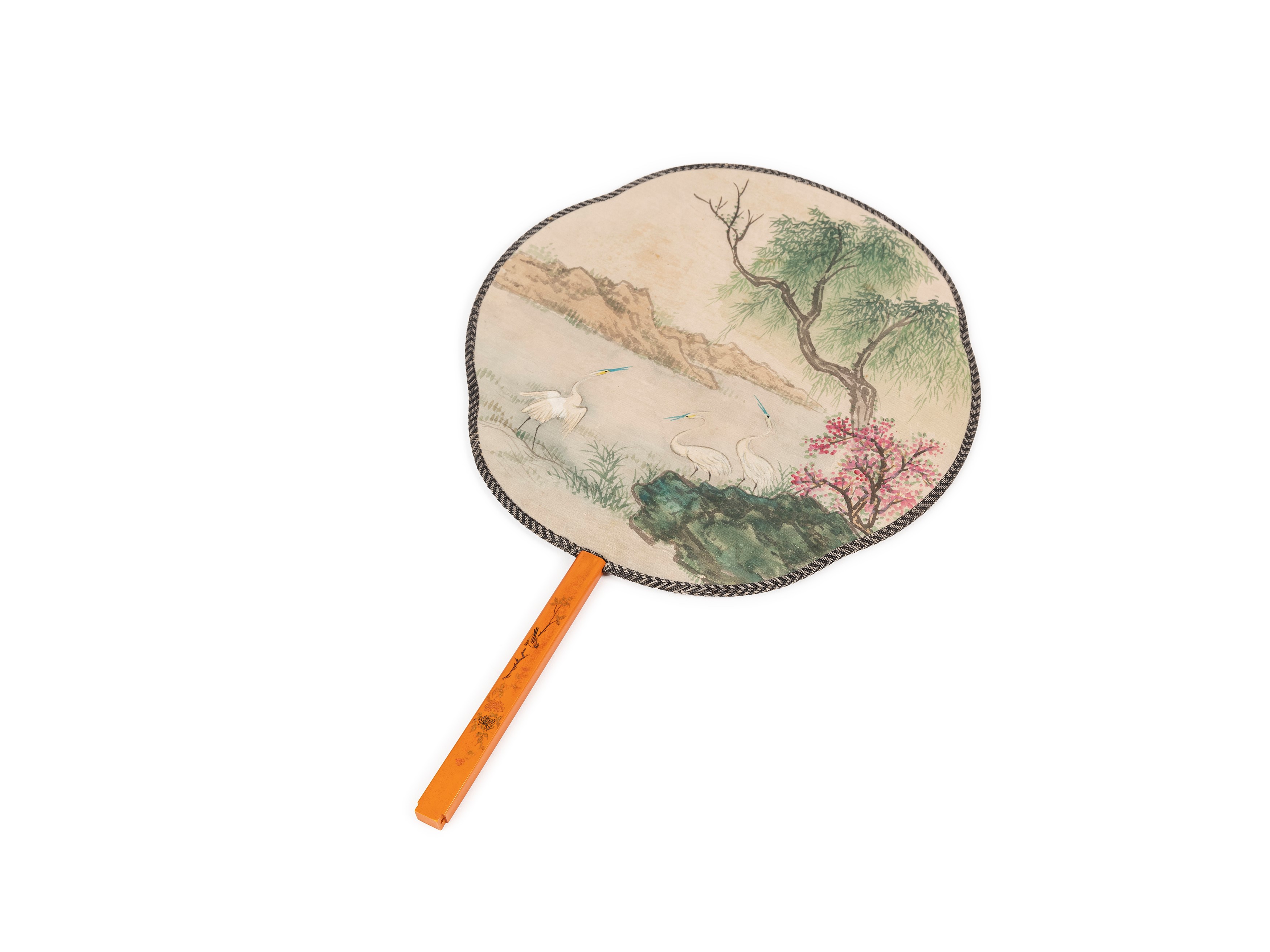 UN VENTAGLIO IN SETA