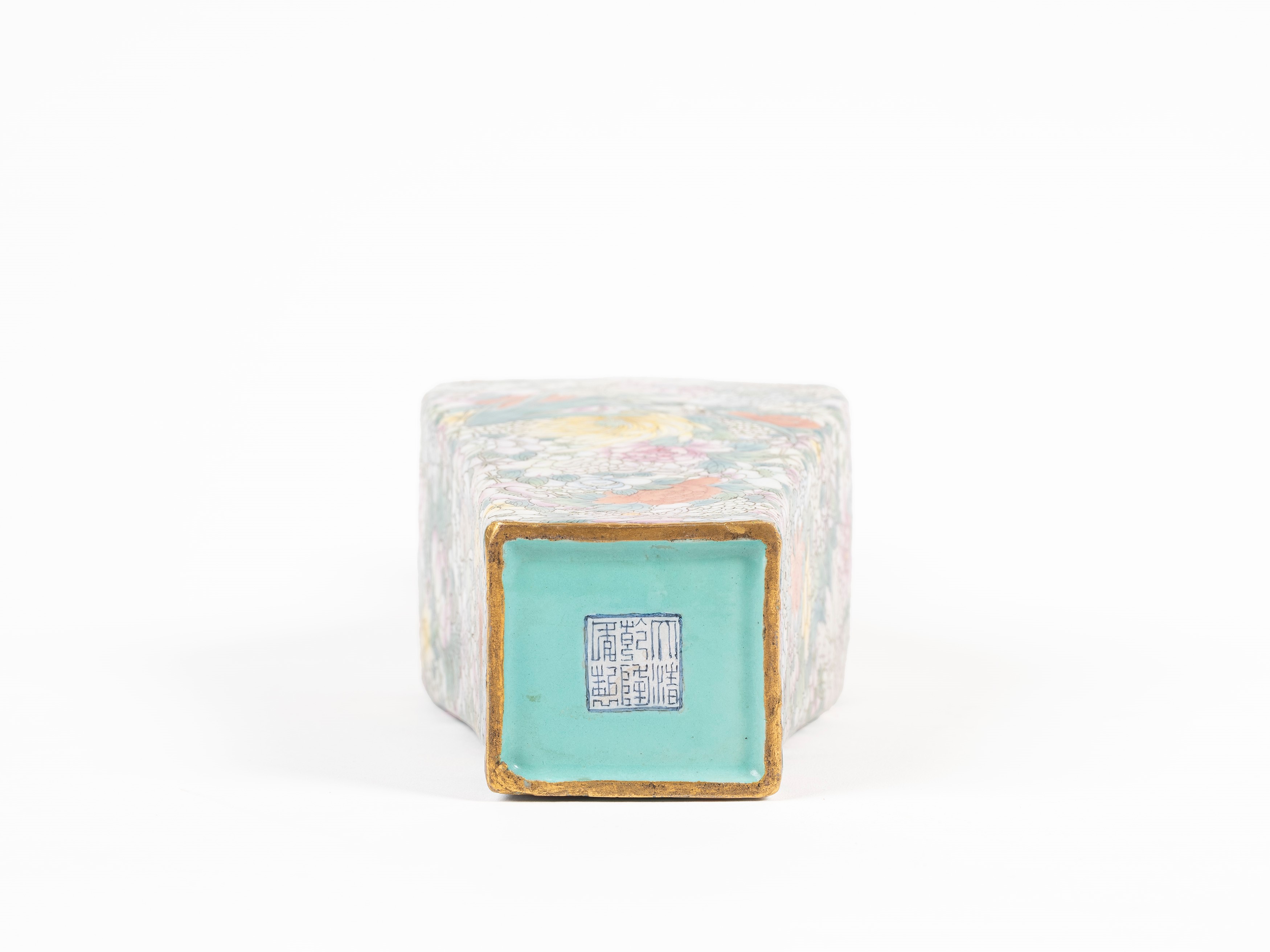 VASO IN PORCELLANA FAMIGLIA ROSA