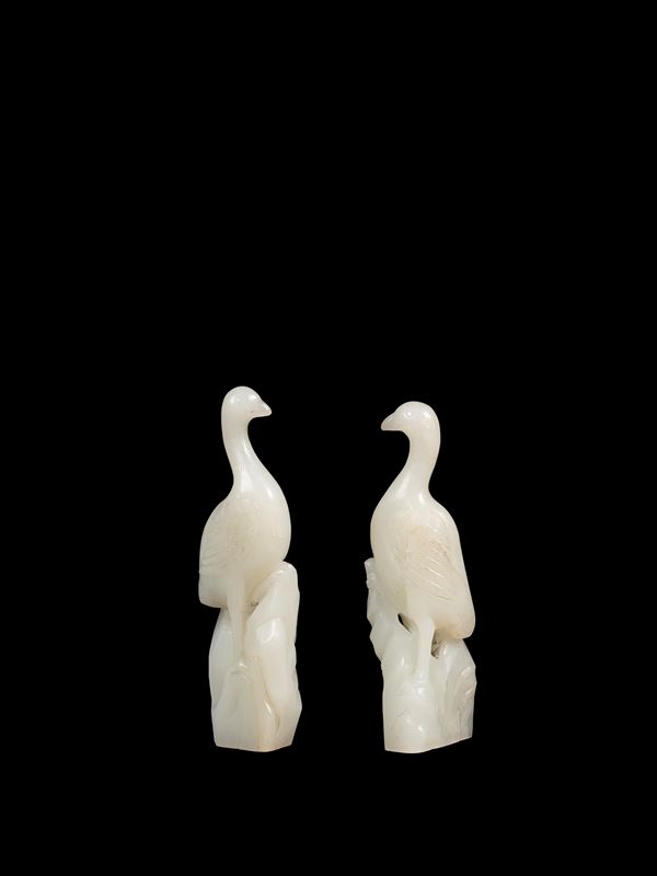 A PAIR OF JADE CARVINGS 