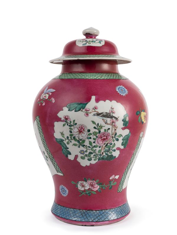 A FAMILLE ROSE FLORAL PATTERN POTICHE