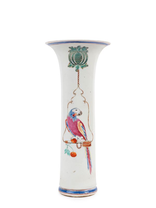 FAMILLE ROSE PRONK DESIGN PORCELAIN SLEEVE VASE