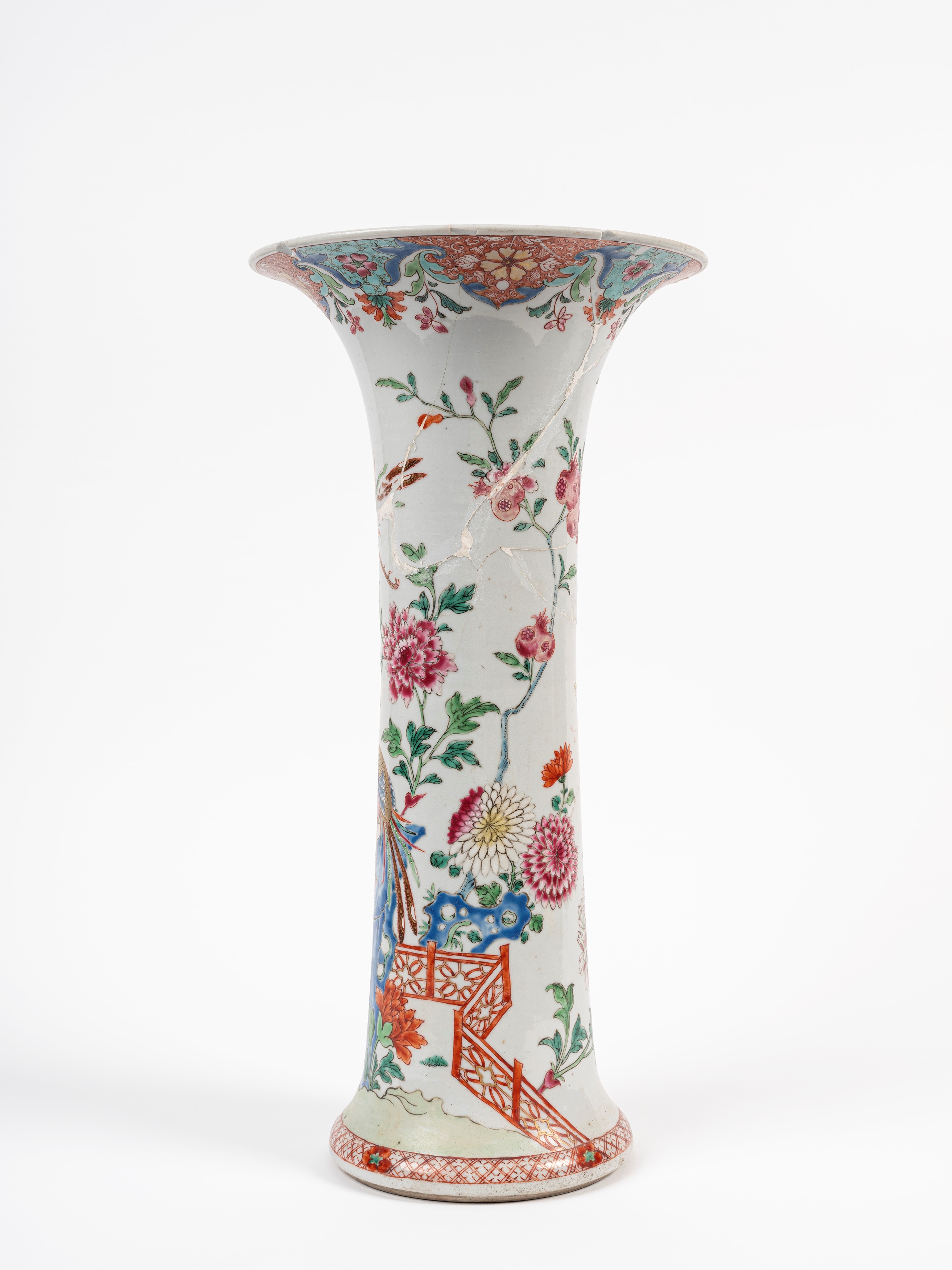 VASO IN PORCELLANA FAMIGLIA ROSA