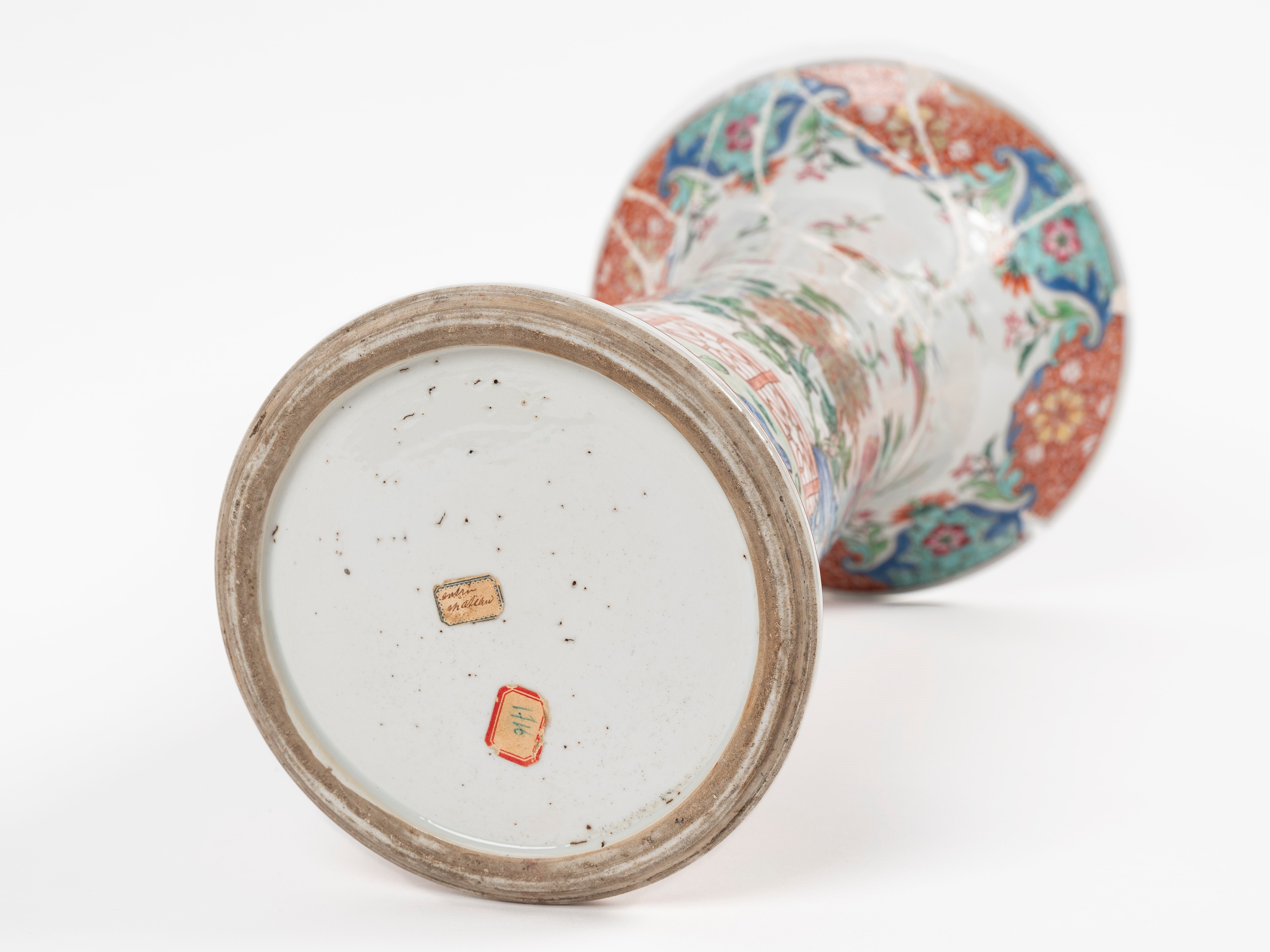 VASO IN PORCELLANA FAMIGLIA ROSA