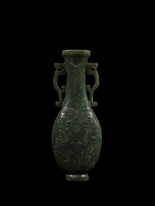 PICCOLO VASO IN GIADA VERDE