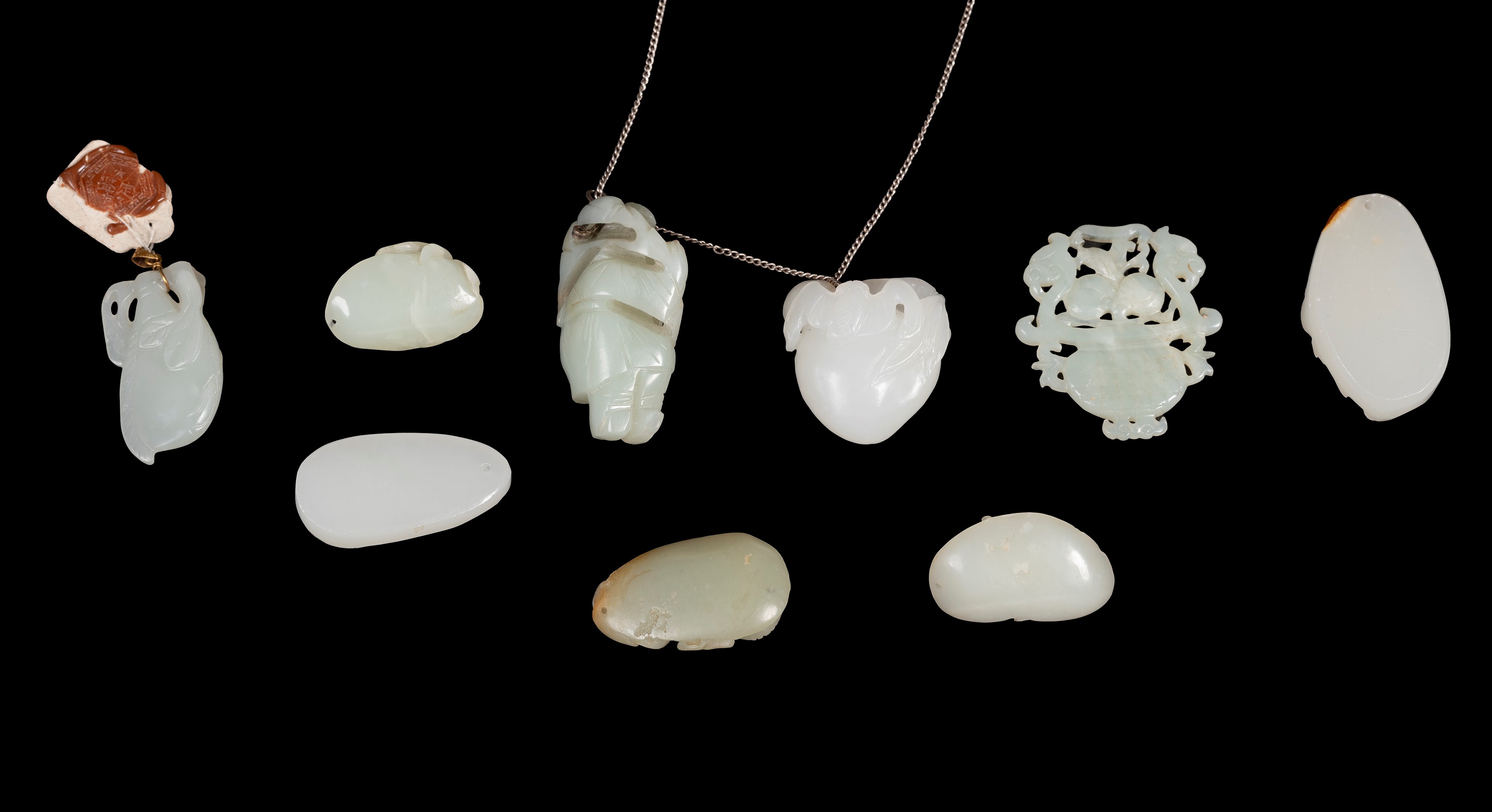 NOVE INTAGLI IN GIADA