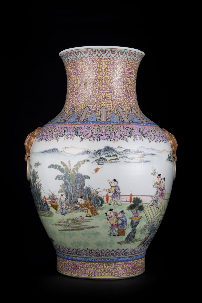 GRANDE VASO IN PORCELLANA FAMIGLIA ROSA