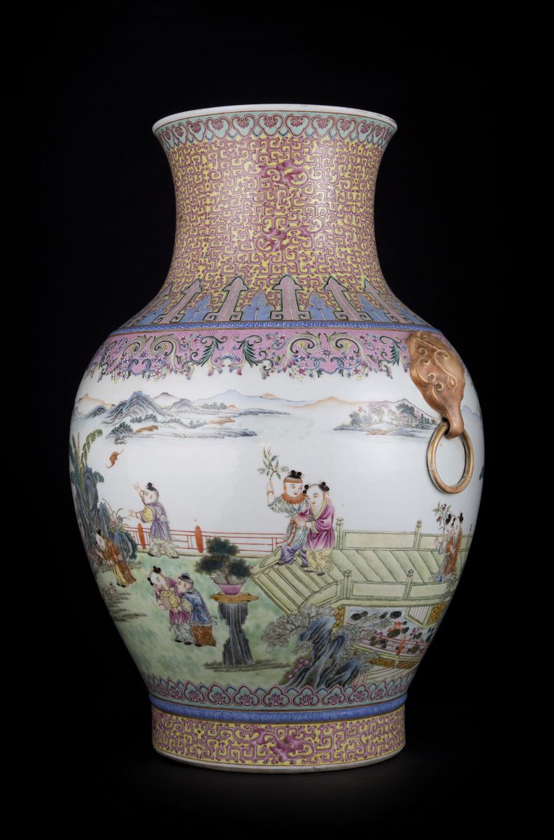 GRANDE VASO IN PORCELLANA FAMIGLIA ROSA