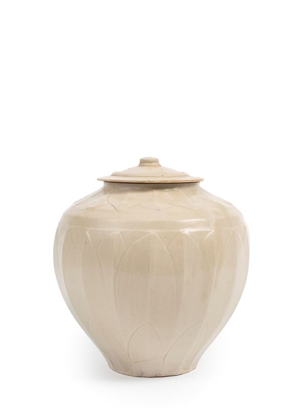 A DINGYAO PORCELAIN POTICHE