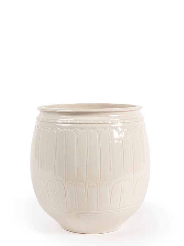 A PORCELAIN DING VASE