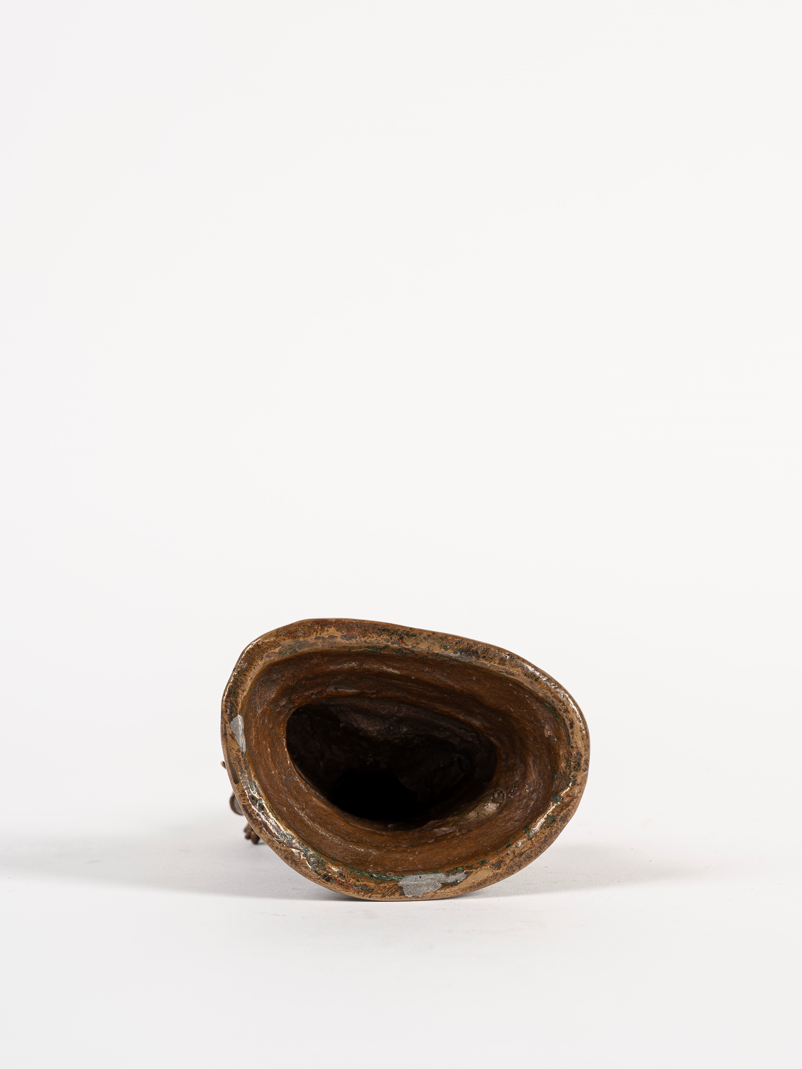 FIGURA DI IN BRONZO DORATO RAFFIGURANTE SHADAKSHARI LOKESHVARA