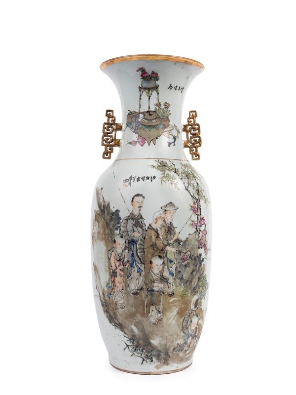 A QIANJIANGCAI PORCELAIN VASE SIGNED BY MA QINGYUN