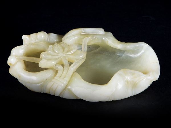 A PALE CELADON JADE AND RUSSET LOTUS BRUSH WASHER