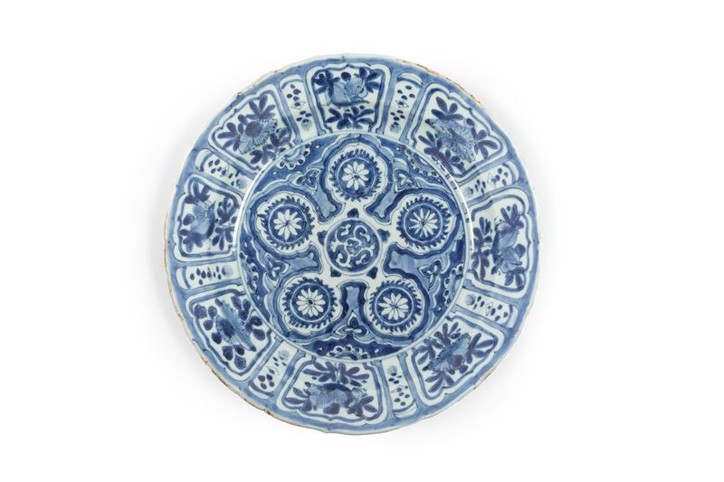 PIATTO IN PORCELLANA BIANCA E BLU