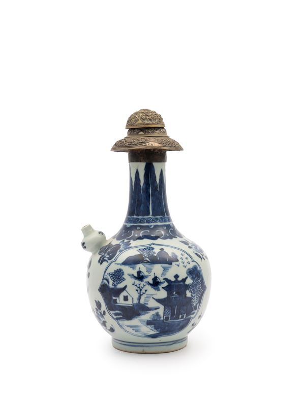 A BLUE AND WHITE PORCELAIN KENDI