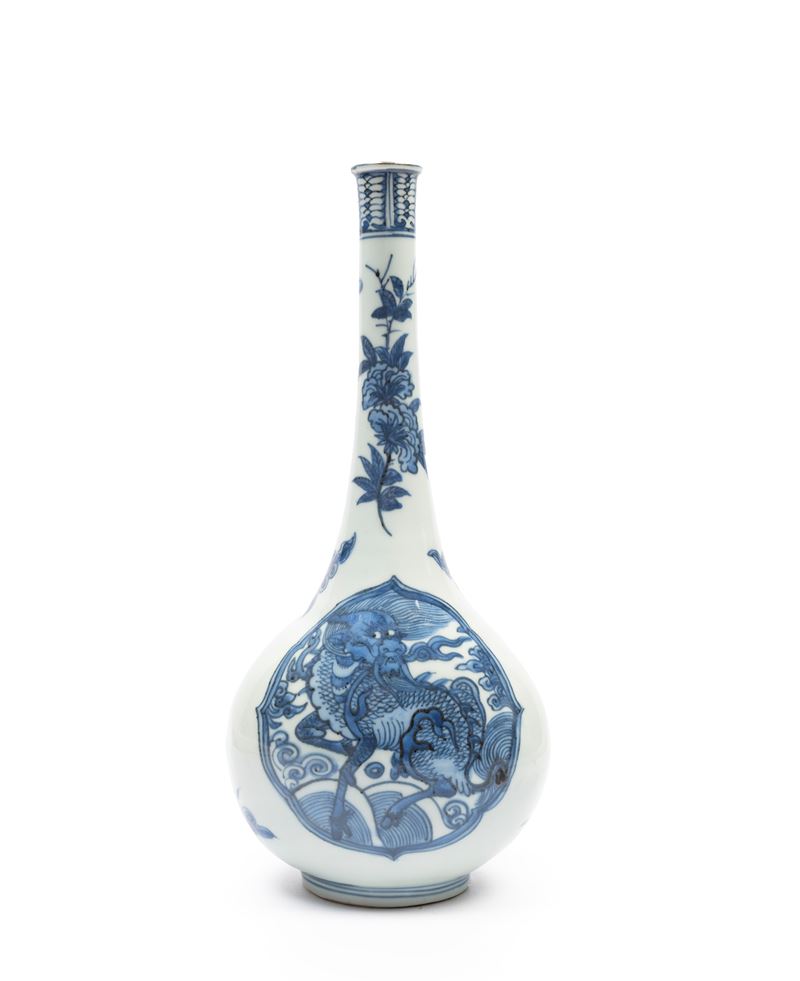 VASO IN PORCELLANA BIANCA E BLU