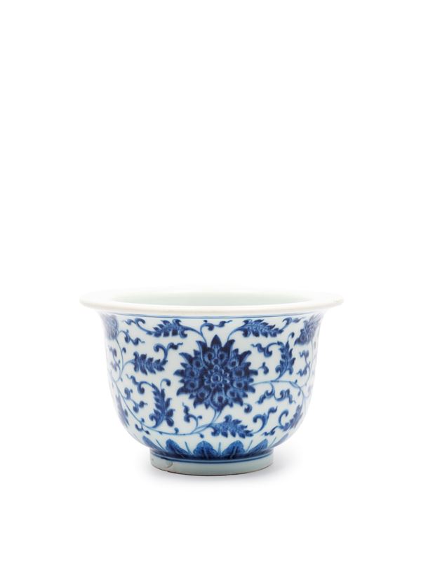 JARDINIERE IN PORCELLANA BIANCA E BLU