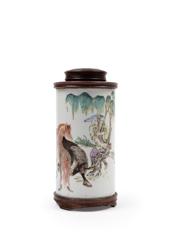 A PORCELAIN TEACADDY 