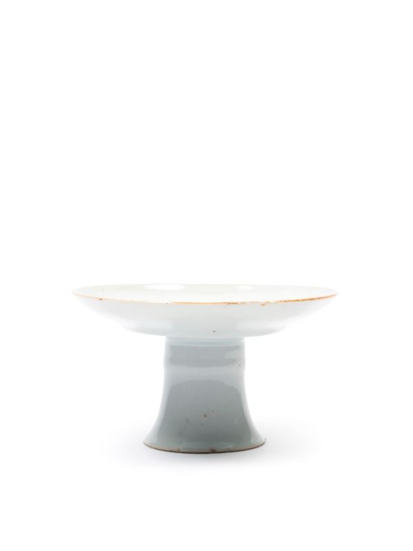 A BLANC-DE-CHINE PORCELAIN STEM DISH