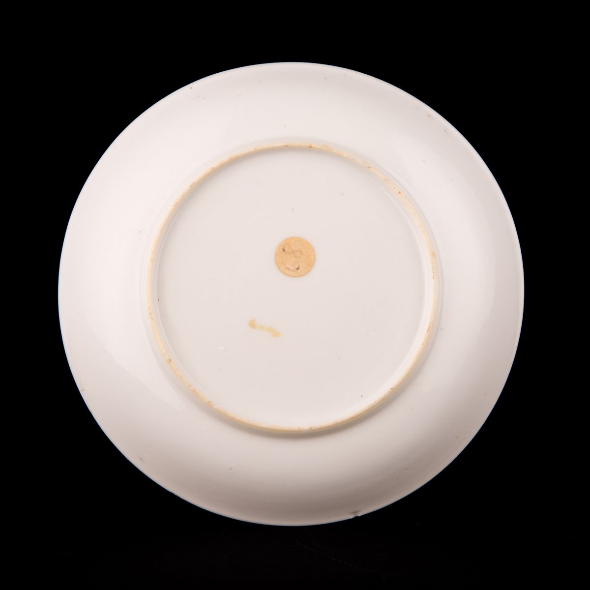Cina, Periodo Yongzheng (1723-1735), Tazza e piattino in porcellana 'guscio d'uovo' Famiglia Rosa