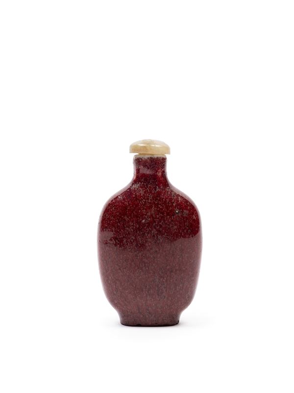 SNUFF BOTTLE IN PORCELLANA