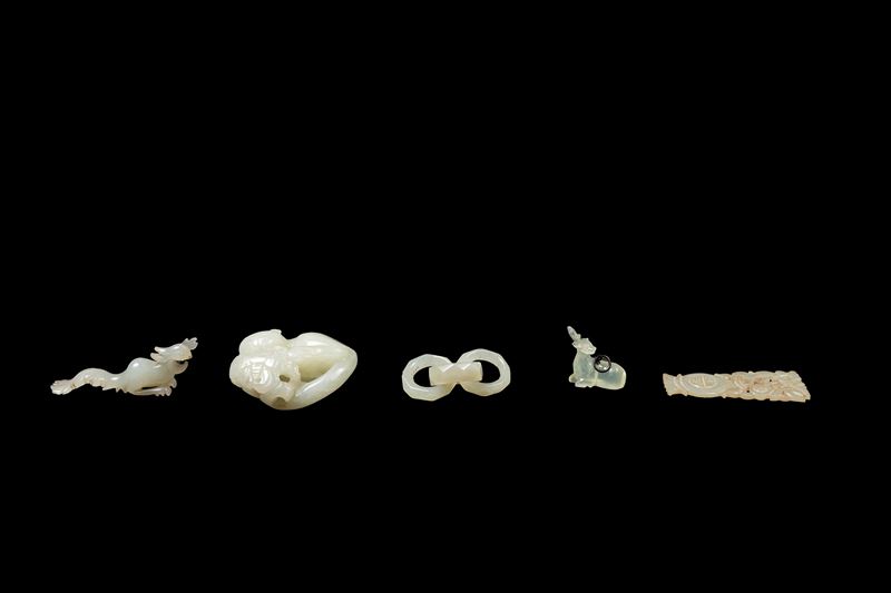 CINQUE INTAGLI IN GIADA