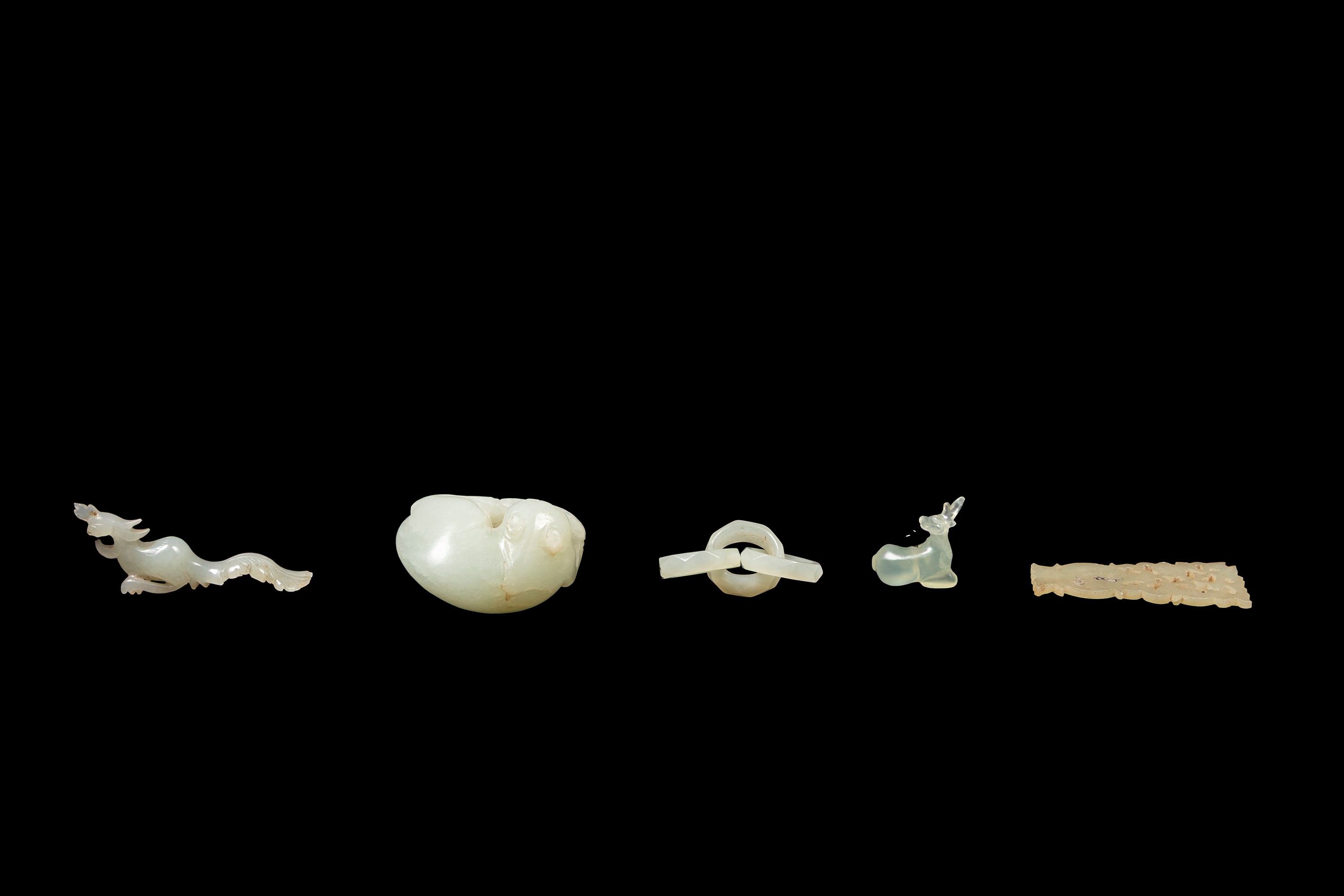 CINQUE INTAGLI IN GIADA