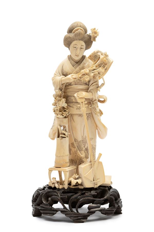 ☼AN IVORY OKIMONO