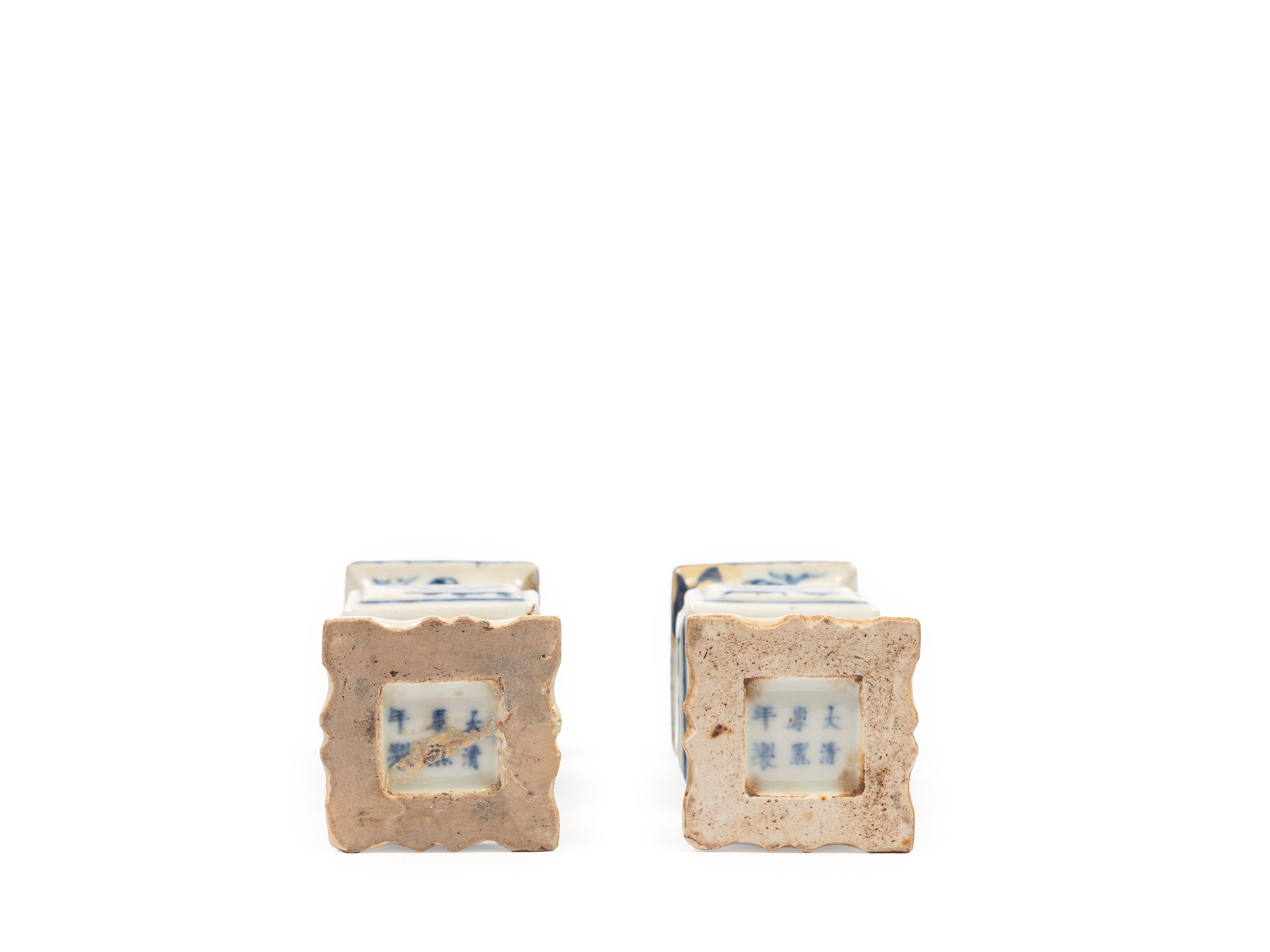 COPPIA DI PICCOLI VASI IN PORCELLANA BIANCA E BLU