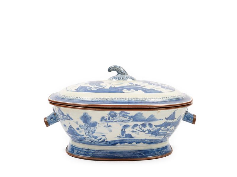 Zuppiera con Coperchio in Porcellana Bianco e Blu