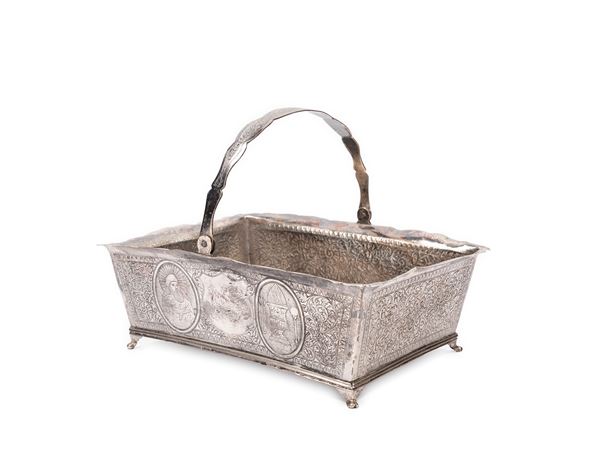A SILVER CENTERPIECE