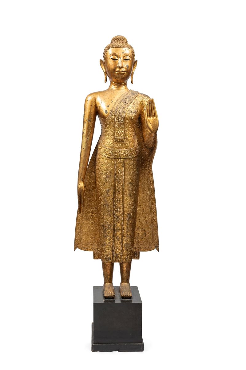 ENORME FIGURA DI BUDDHA IN BRONZO DORATO