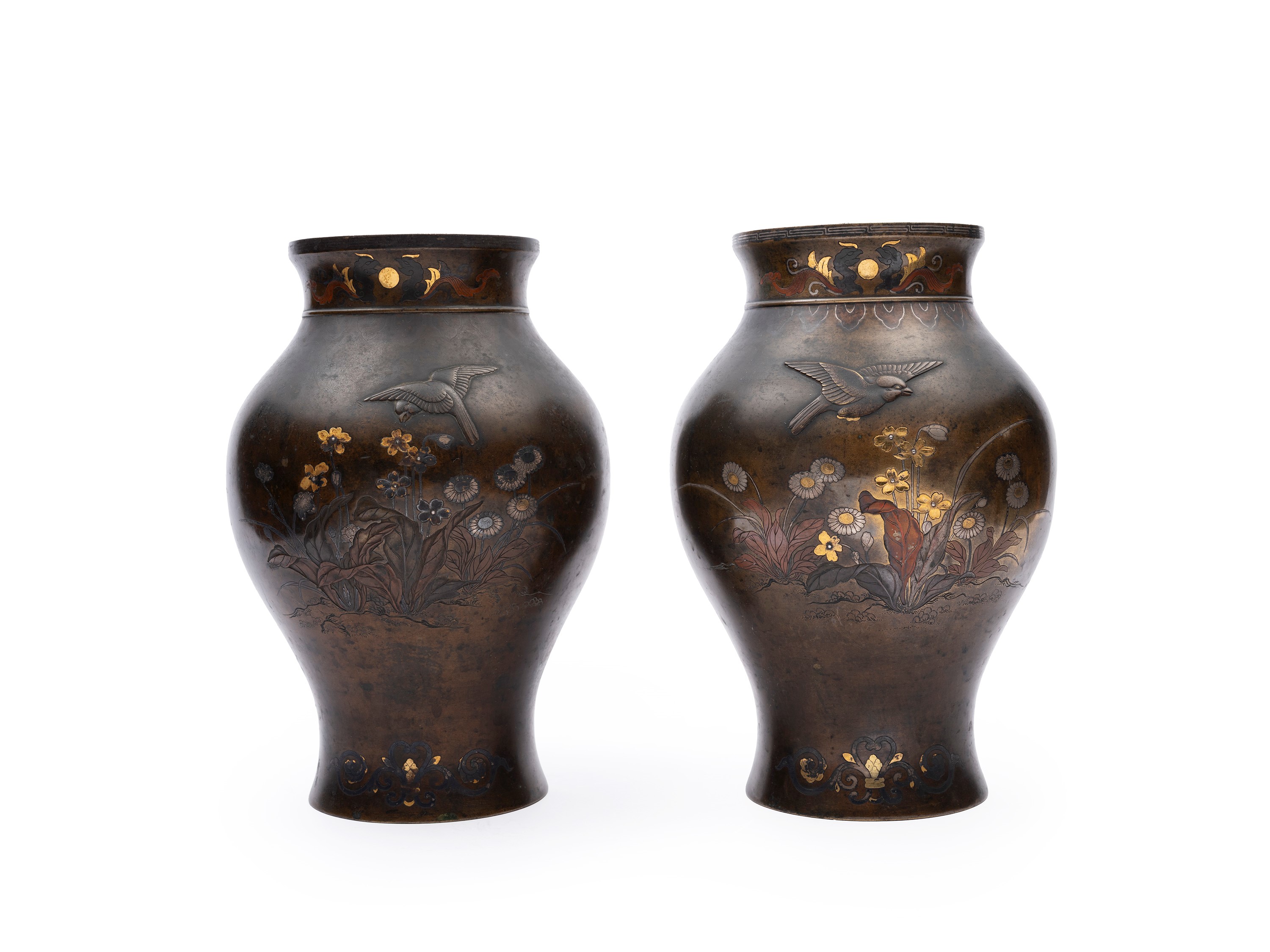 Coppia di Grandi Vasi in Bronzo