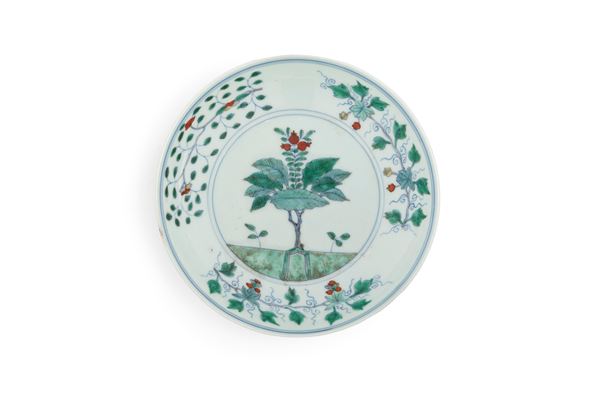 A SMALL DOUCAI PORCELAIN DISH