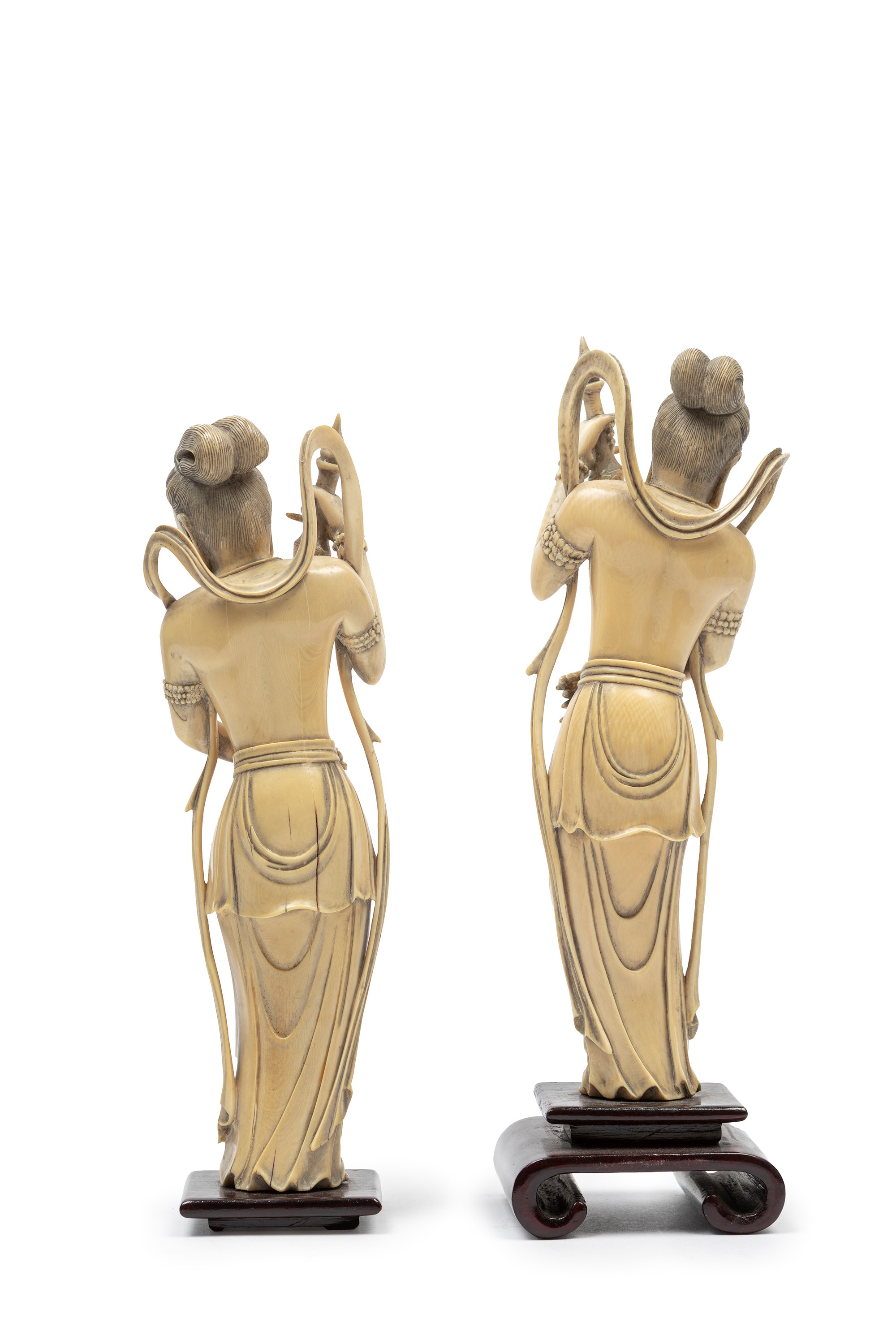 ☼COPPIA DI SCULTURE IN AVORIO