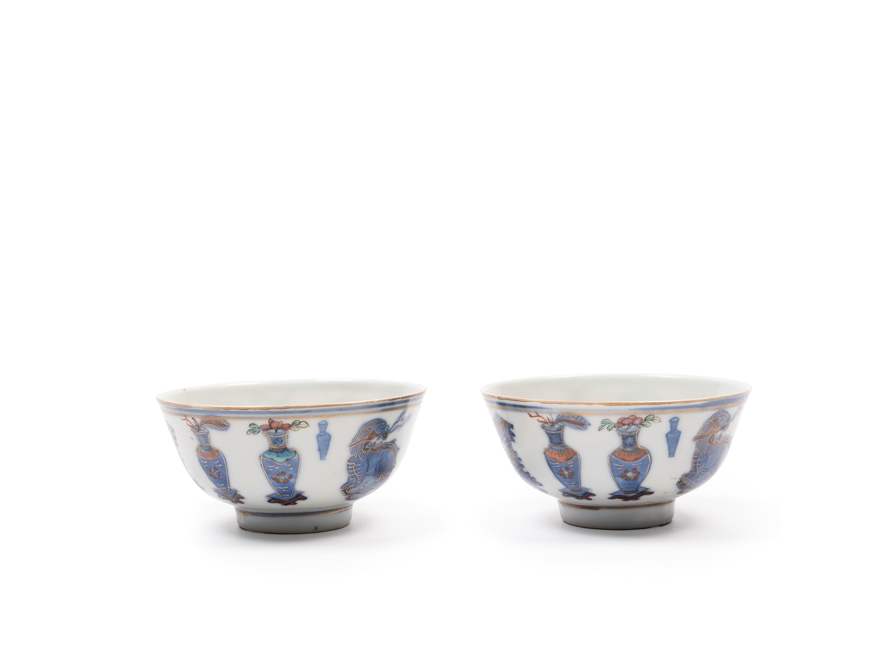 Coppia di Coppette in Porcellana Famiglia Rosa e Blu Sotto Coperta