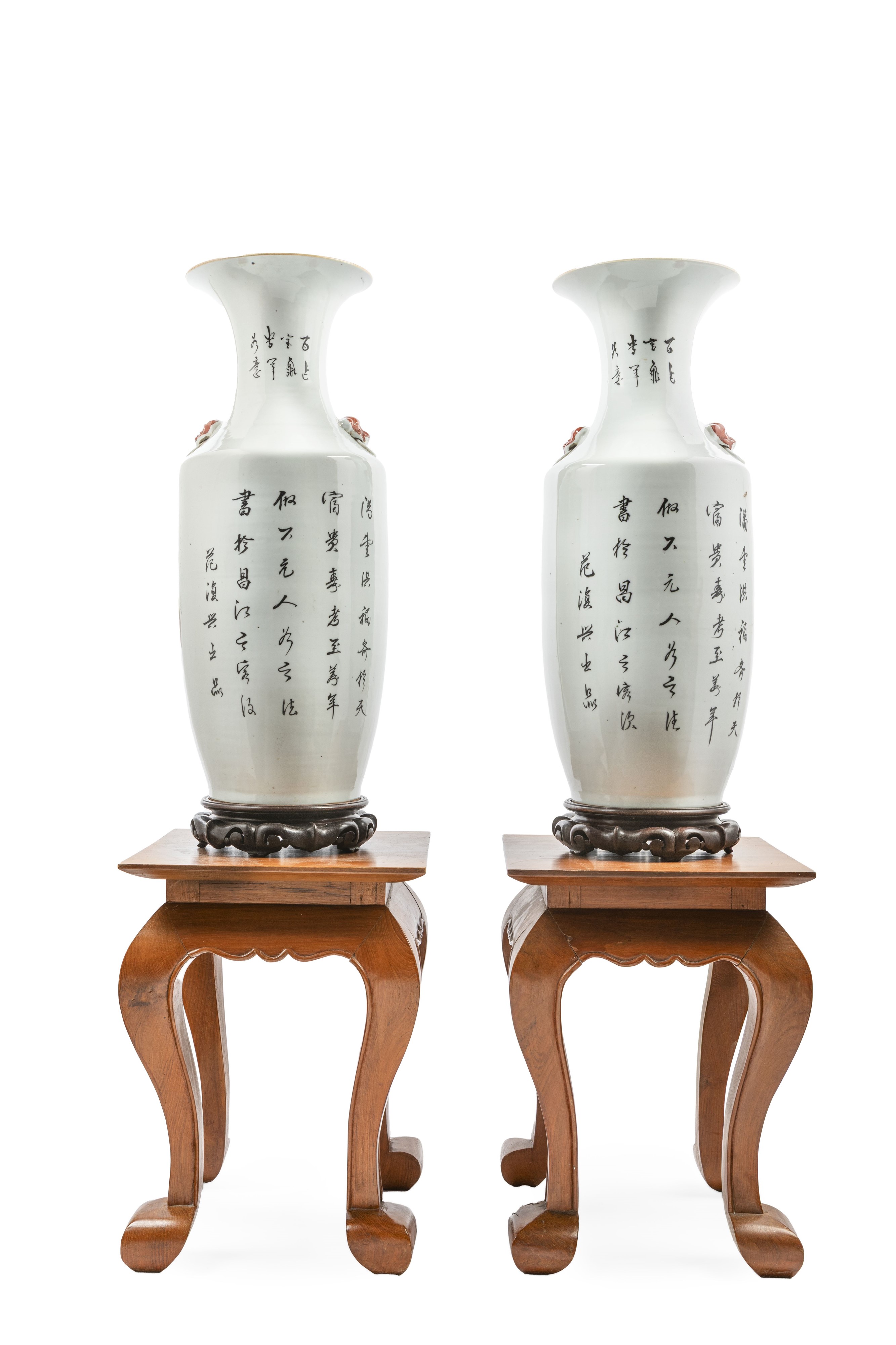 COPPIA DI VASI IN PORCELLANA POLICROMA