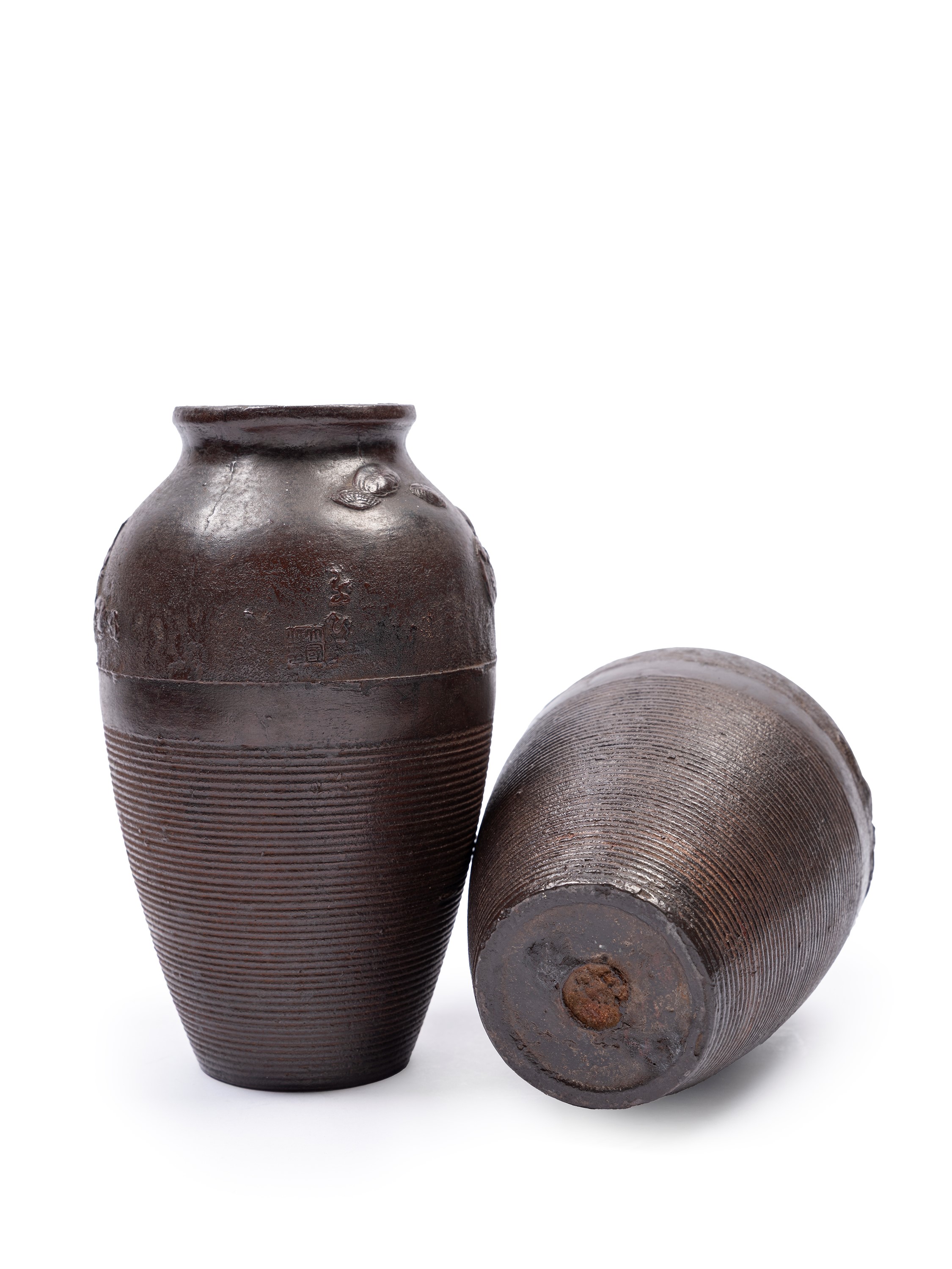 Coppia di Vasi in Bronzo