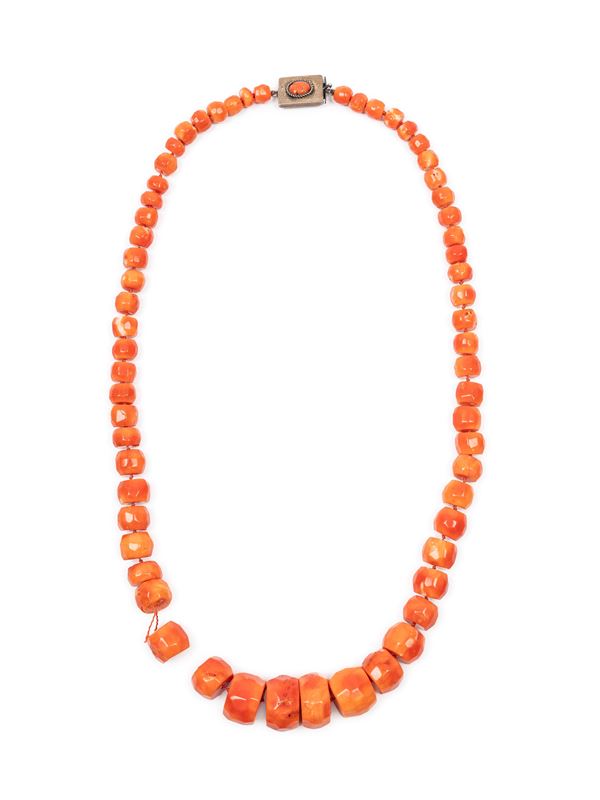 ☼A MOMO CORAL NECKLACE