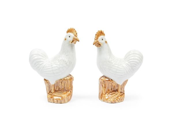 A PAIR OF PORCELAIN ROOSTER