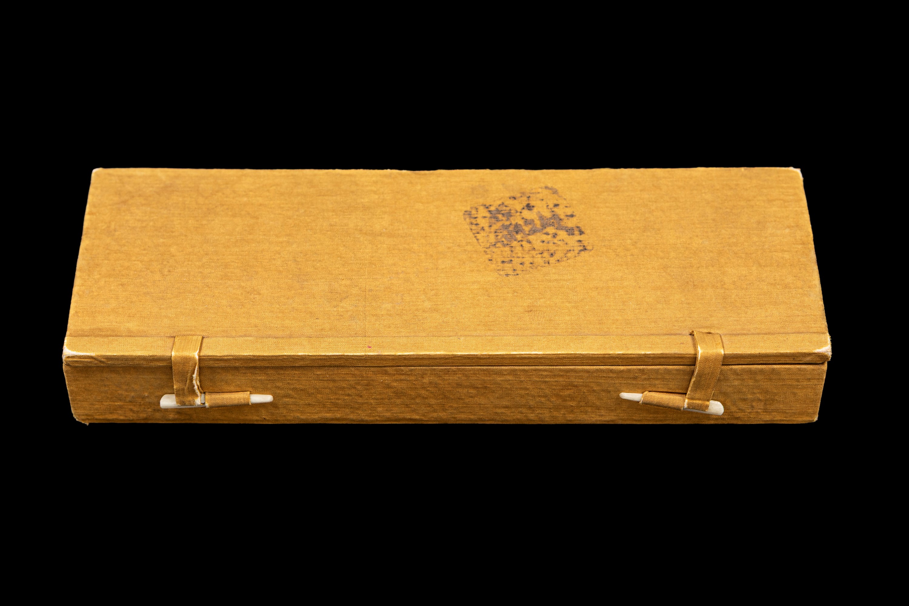 PUNTA DI FRECCIA IN GIADA CELADON E RUGGINE