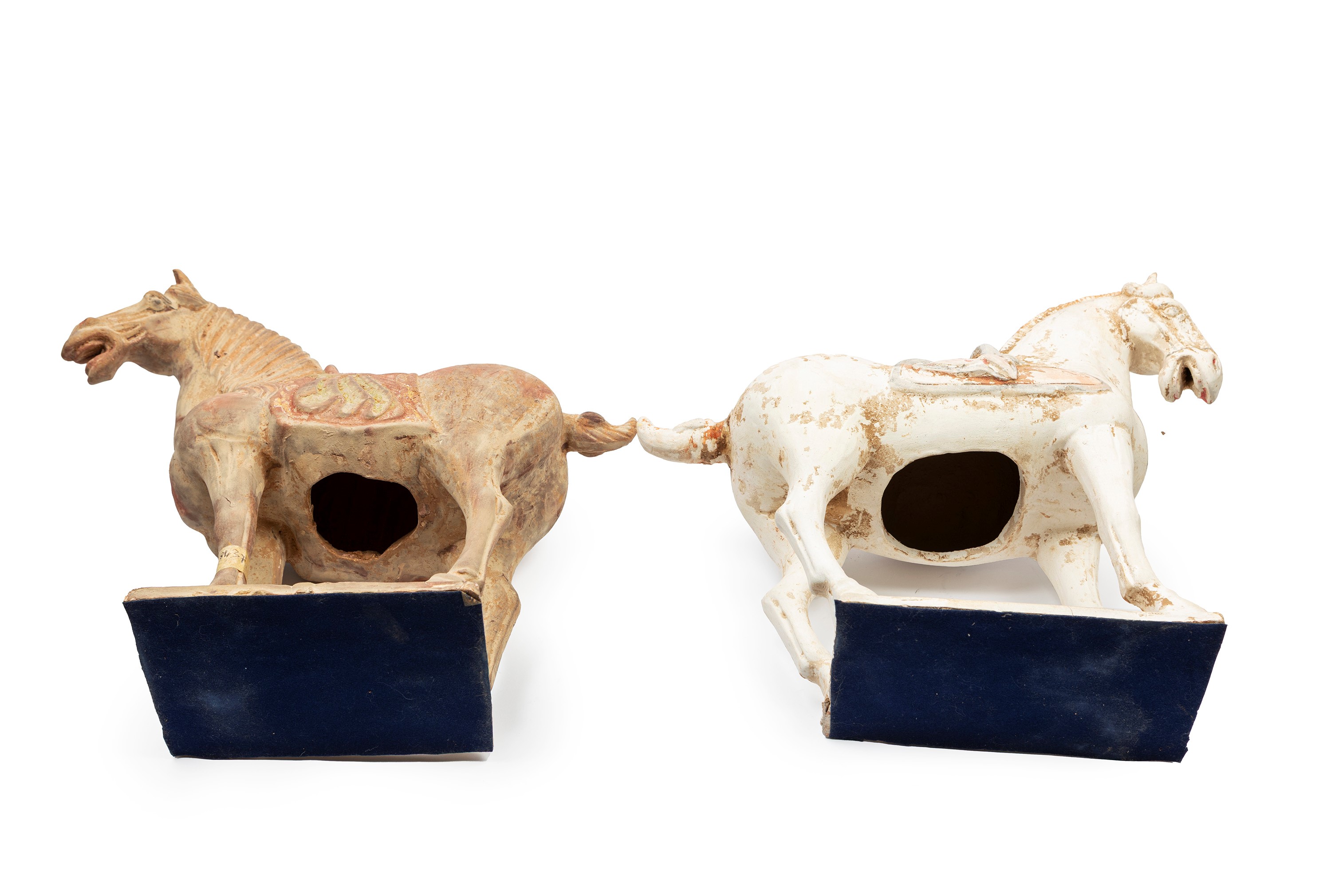 COPPIA DI CAVALLI CINESI IN TERRACOTTA IN STILE TANG