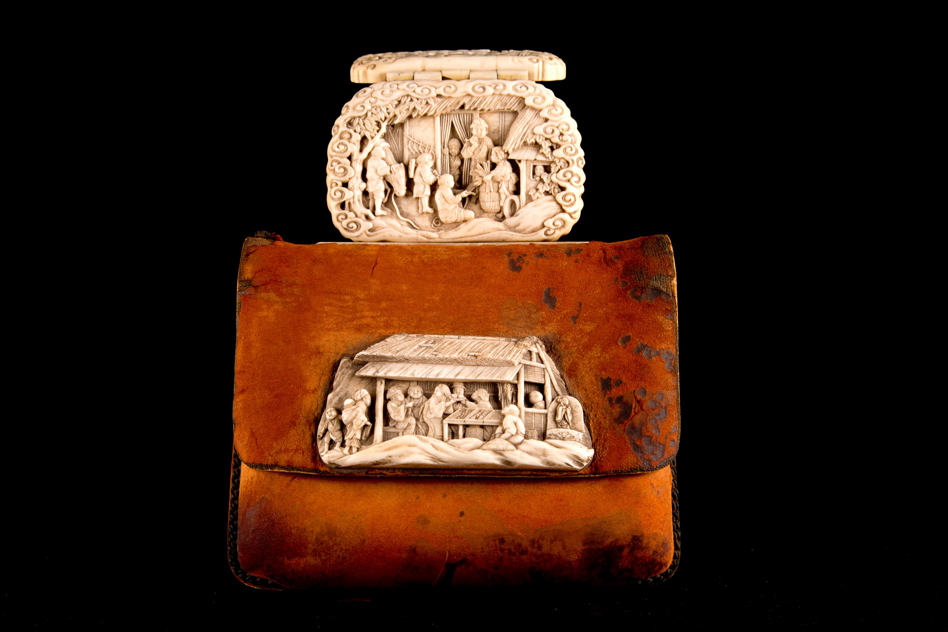 Giappone, Tobacco Pouch, scultura in legno, periodo Meiji (1868-1912)